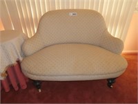 2 Seater Lounge & Side Table