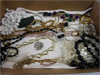 Selection of Vintage Jewelry