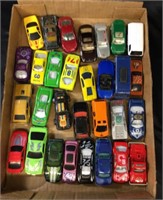 COLLECTIBLE TOY VEHICLE LOT / 30 PCS