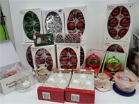 21 pc assorted Christmas ornaments and decorations
