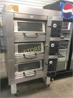 Electric 3 Deck Oven on Wheels