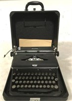 Vintage Royal Quiet De Luxe Model Typewriter