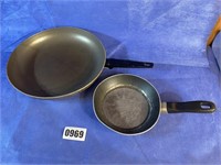 Skillets, T-Fal 7" & Regal Ware, 12"