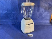 Oster Blender w/Glass Pitcher, 12 Speed