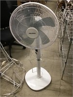 Pelonis Floor Fan