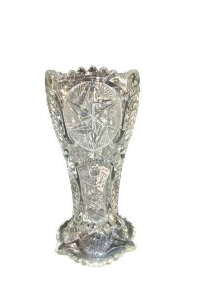 L E Smith Crystal Glass Vase with Unique Design -
