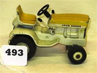 Ertl JD 140 Patio Tractor - Yellow