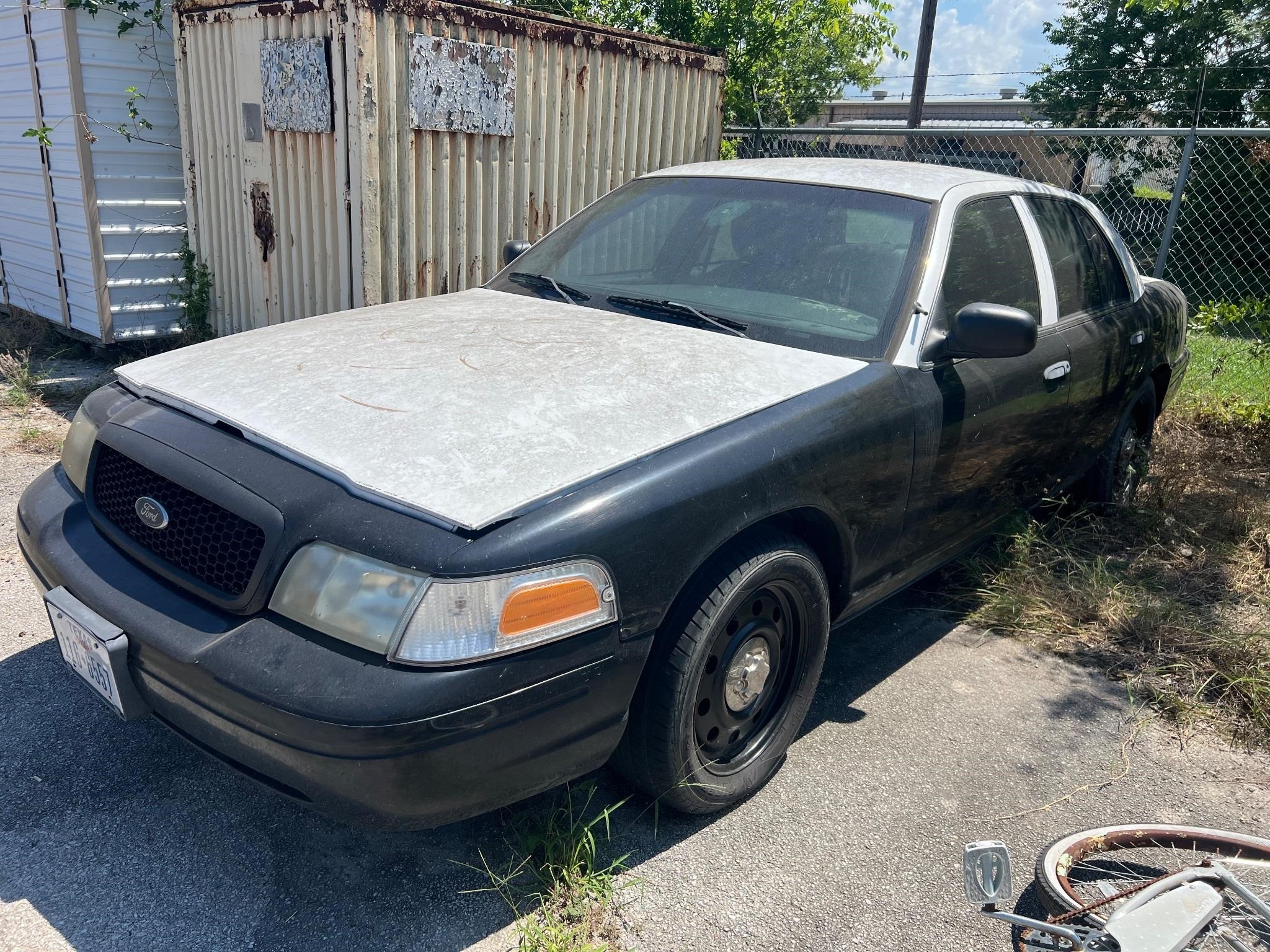 2011 CROWN VIC RETIRED POLICE CAR NEEDS ALTENATOR