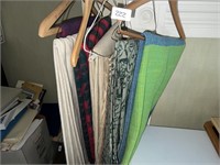 HANGING TABLE CLOTHS