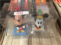 mickey and minne mouse figurines