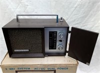 NOS North American AM FM Radio with box