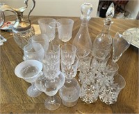 VARIOUS GLASSES LOT