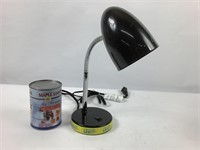 Lampe de bureau en métal, fonctionnelle