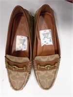 COACH LADIES LOAFERS SIZE 8B