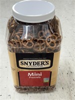 (108x) 40oz. Barrel of Snyder Mini Pretzels