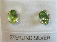S/Silver Peridot Stud Earrings