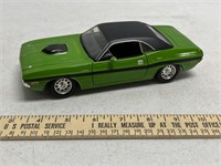 Maisto 1970 Dodge Challenger R/T Model Car