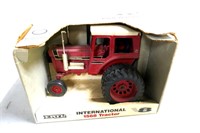 International 1568 Tractor
