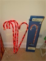 4 lighted candy canes, 28"