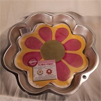 1998 Flower Bloom Wilton Cake Pan 2105-3055