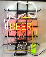 Neon Sign; "Beer on Tap", "on Tap"/Mug Don't Light