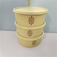 3 Round Tupperwear Containers