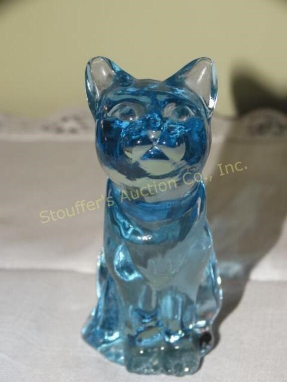 Fenton cat glass paper weight, 3 1/2"h