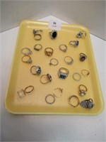 Jewellery - Ladies Assorted Rings - qty 25