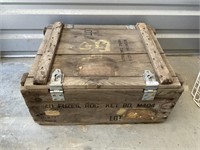Vintage wooden detonating fuzes crate KET BD,