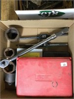 Assorted Torque Wrench, Large Sockets