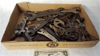 Lot of miscellaneous vintage wrenches skelgas