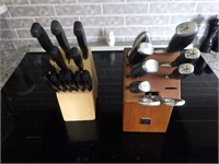 2 Knife Sets