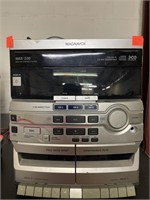 Magnavox  3 CD Player & Cassette Player w/