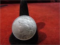 1922- 90% silver peace dollar US coin.