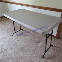 fold up table