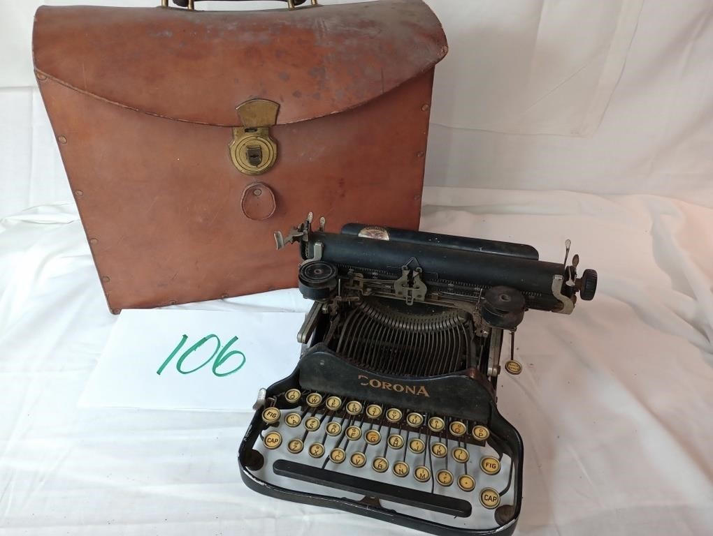 1917 CORONA MODEL THREE TYPEWRITER INCLUDES CASE