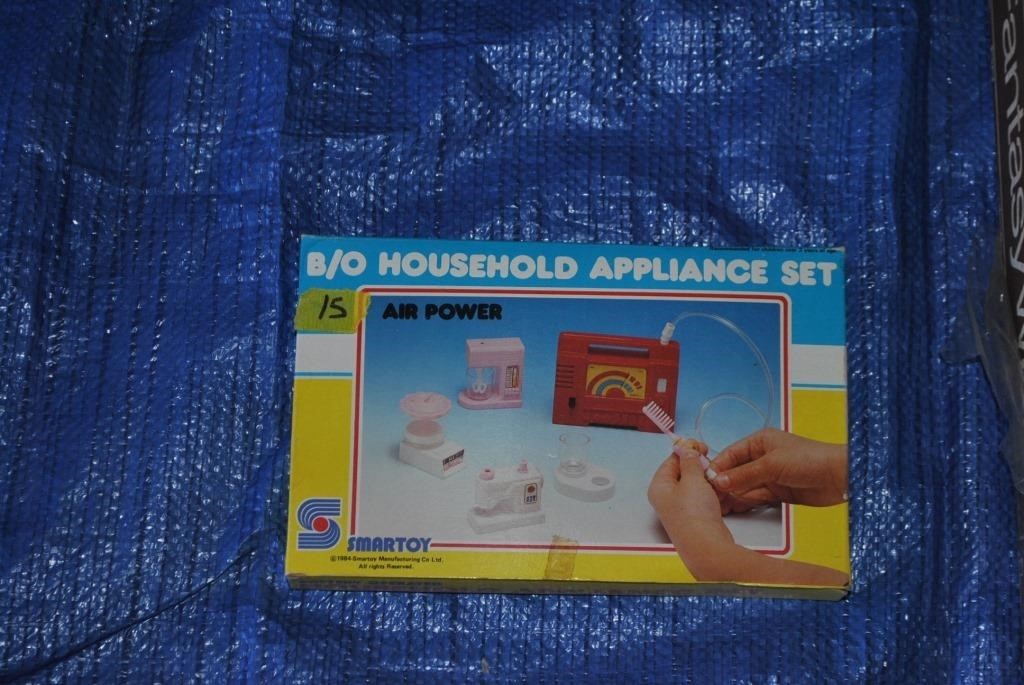 1984 Smart toy household appliance set in box