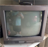 GE CRT 20in TV (Great for Gaming)