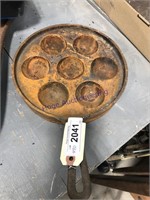 Cast iron aebleskiver pan