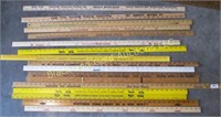 Lot: 16 advertising measuring sticks