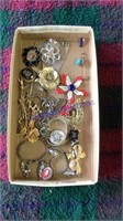 Jewelry, bracelets & broaches