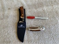 (2X) WINCHESTER KNIVES - 1 FIXED BLADE WITH