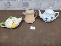 3 Vintage tea pots