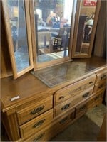 Broyhill  Dresser with mirror