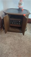 OLD MAGNAVOX STERO END TABLE
