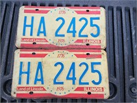 Pair of 1976 Illionois License Plate