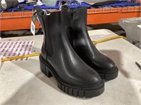 WILD FABLE SIZE 7 1/2 BLACK BOOTS