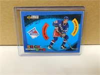 1997-98 UD Wayne Gretzky #51 Stcik Ums Card