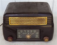 Vintage General Electric A M Bakelite Radio