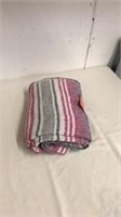 New falsa blanket black and pink